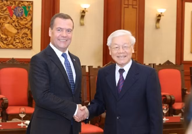 Tổng Bí thư, Chủ tịch nước Nguyễn Phú Trọng và Thủ tướng Chính phủ LB Nga Medvedev