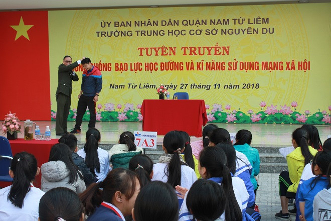 Chuyên gia Đào Trung Hiếu minh họa bằng tình huống bị bạo lực cụ thể