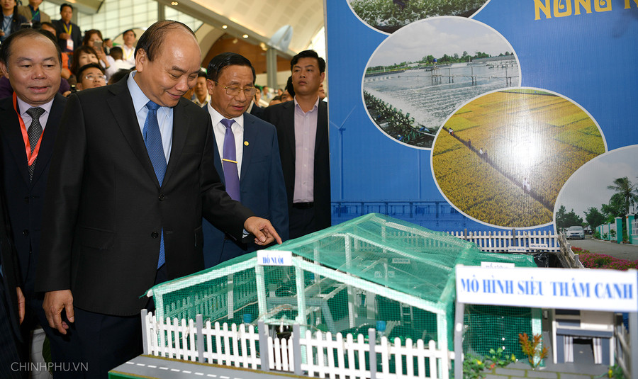 Xây dựng nông thôn mới đã trở thành phong trào sâu rộng được nhiều sự ủng hộ, với 3.069 xã được công nhận đạt chuẩn nông thôn mới. Ảnh: VGP/Quang Hiếu Xây dựng nông thôn mới đã trở thành phong trào sâu rộng được nhiều sự ủng hộ, với 3.069 xã được công nhận đạt chuẩn nông thôn mới. Ảnh: VGP/Quang Hiếu