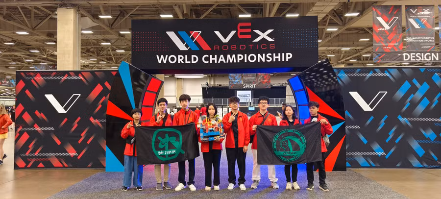 Đội GreenAms đến từ Trường THPT chuyên Hà Nội-Amsterdam đạt giải Cảm hứng (Inspire Award).