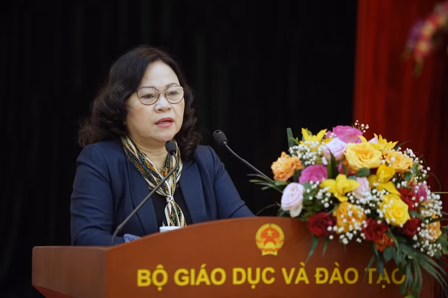 Thứ trưởng Ngô Thị Minh phát biểu tại tọa đàm