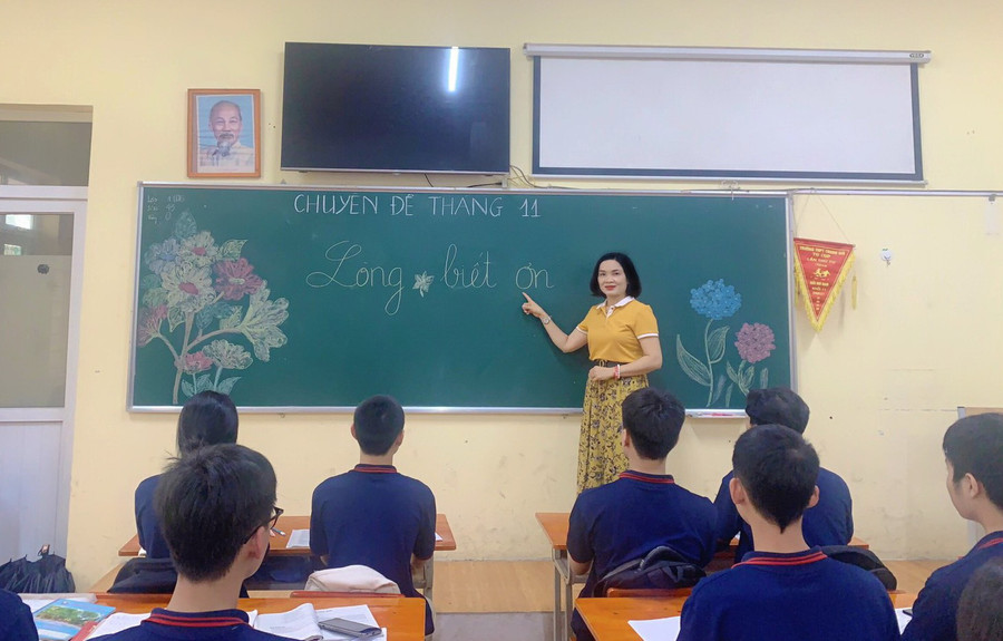 Nhiều giáo viên mong Sở Nội vụ Hà Nội sớm có quyết định thi hay xét thăng hạng. Nhiều giáo viên mong Sở Nội vụ Hà Nội sớm có quyết định thi hay xét thăng hạng.