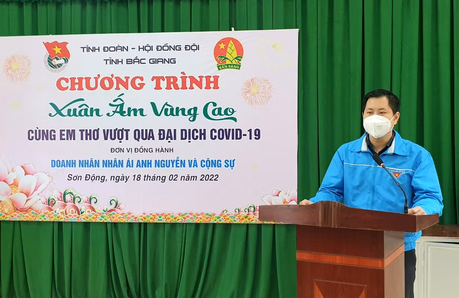 Đồng chí Giáp Xuân Cảnh - Phó Bí thư Tỉnh đoàn, Chủ tịch Hội đồng Đội tỉnh Bắc Giang phát biểu.