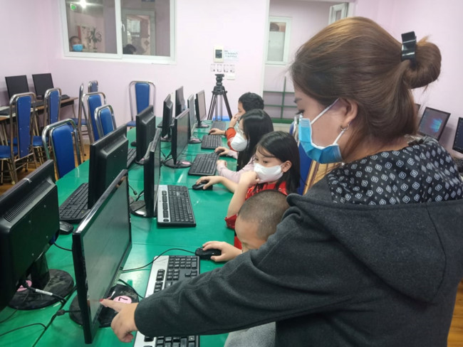 Hướng dẫn học sinh truy cập vào phần mềm dữ liệu vio.edu.vn và làm bài tập trên hệ thống. Hướng dẫn học sinh truy cập vào phần mềm dữ liệu vio.edu.vn và làm bài tập trên hệ thống.