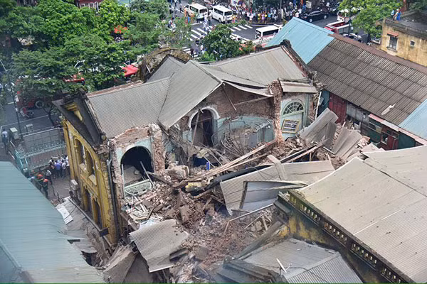 Nguyên nhân sập căn biệt thự cổ tại Hà Nội: Do mưa lớn?