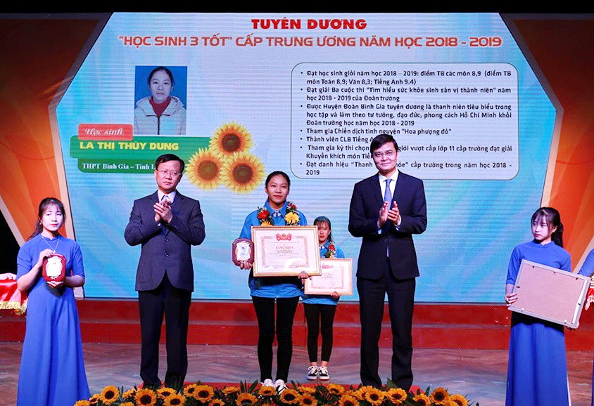 Học sinh 3 tốt" được tuyên dương