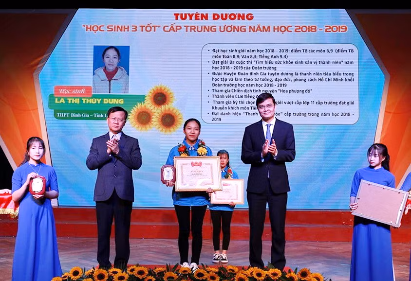 Học sinh 3 tốt" được tuyên dương