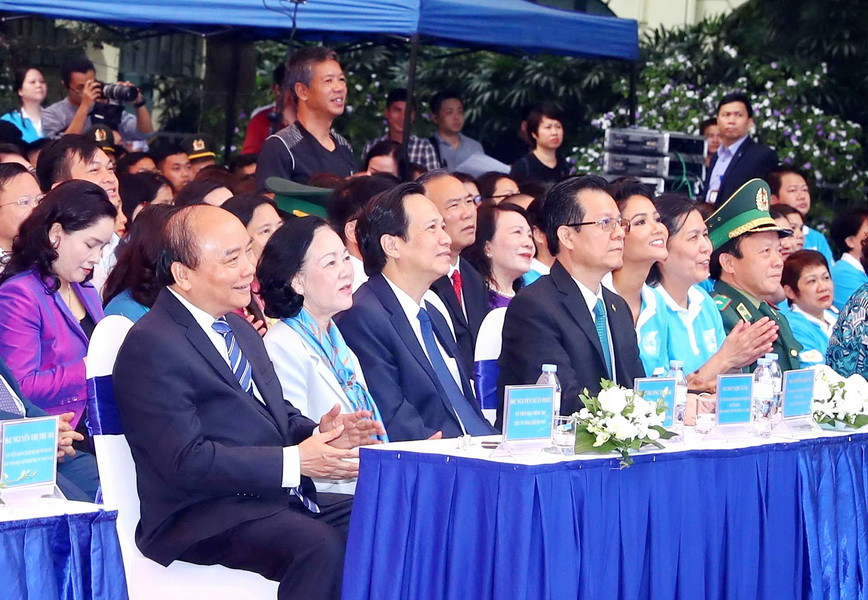 Các đại biểu dự lễ phát động Các đại biểu dự lễ phát động