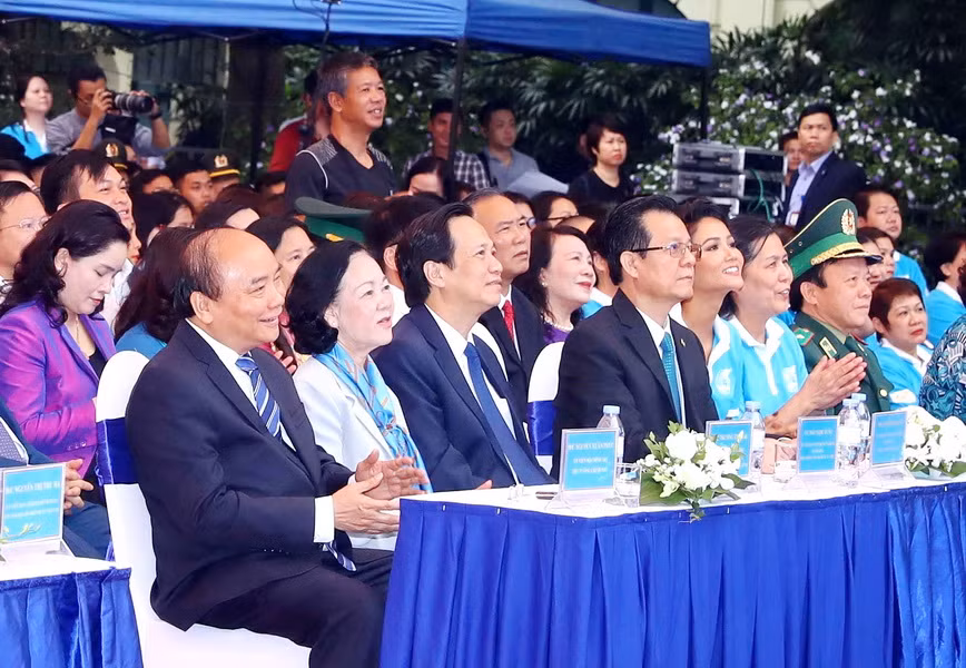 Các đại biểu dự lễ phát động