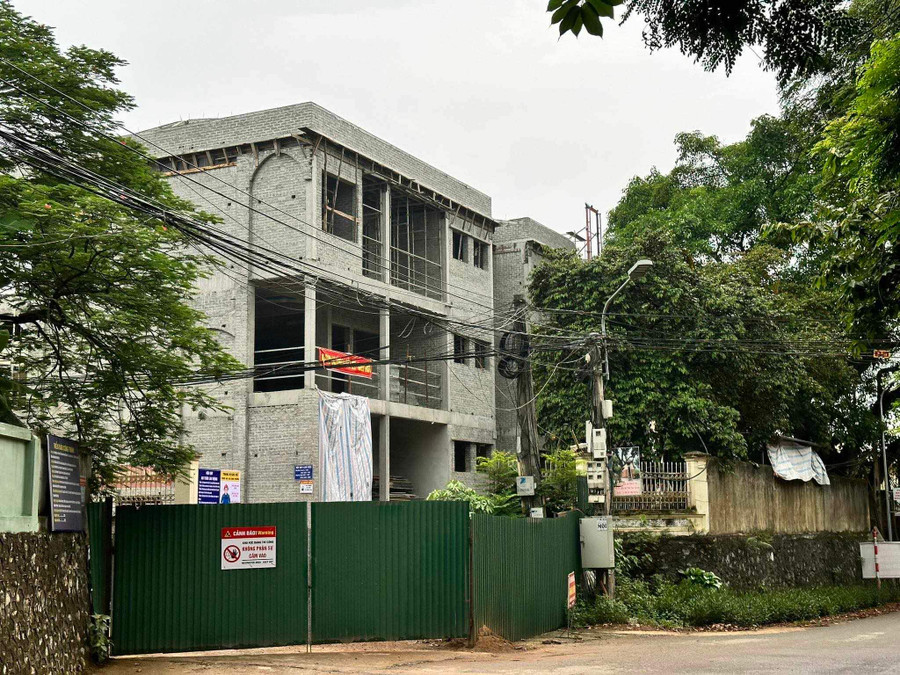 Khu vực đang thi công trường Mầm non Đông Yên B - xảy ra vụ tai nạn. Khu vực đang thi công trường Mầm non Đông Yên B - xảy ra vụ tai nạn.