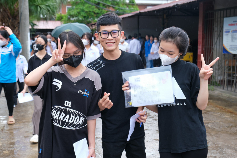 Thí sinh Bắc Giang tự tin, hướng tới kỳ thi đạt kết quả cao. Thí sinh Bắc Giang tự tin, hướng tới kỳ thi đạt kết quả cao.