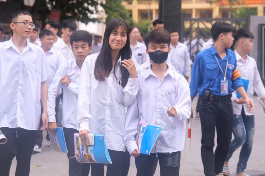 Thí sinh điểm thi Trường THPT Ngô Sỹ Liên.