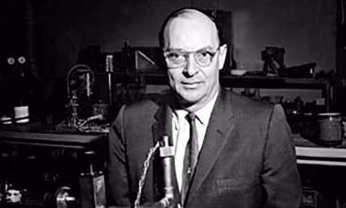 John Bardeen trong quá trình làm việc tại Phòng thí nghiệm Bell. Ảnh: Open Mind.