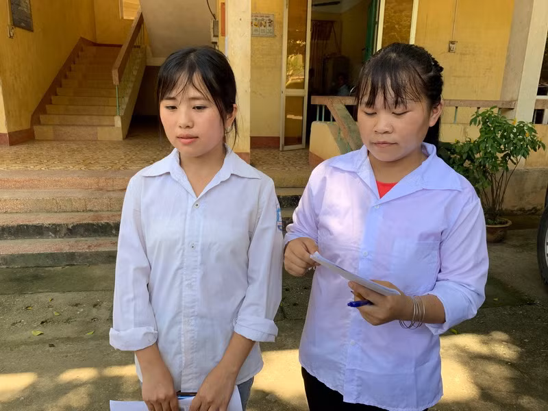 Đôi bạn gái 3 năm vượt đá tai mèo tới trường, mơ đỗ Trường Luật