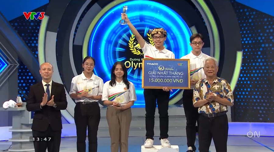 Hoàng Ngọc Thịnh giành vòng nguyệt quế với 160 điểm.