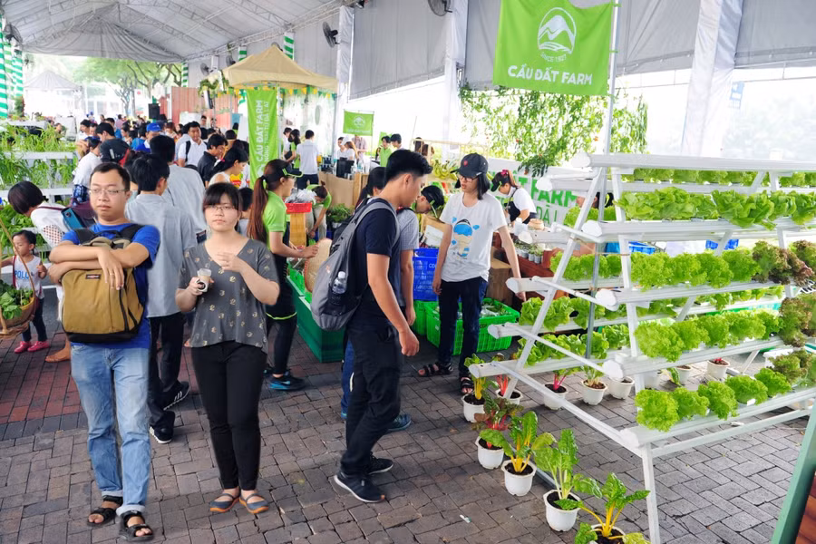 Ngày hội nông trại xanh Phú Mỹ Hưng lần 1 – 2016 đã thu hút hơn 10.000 lượt người đến tham quan, mua sắm, vui chơi..