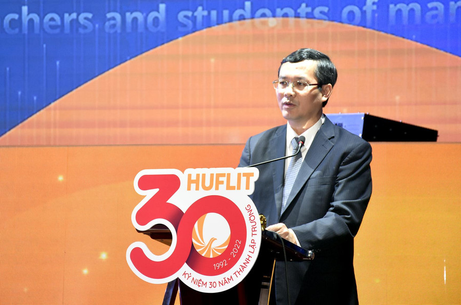 Thứ trưởng Bộ GD&ĐT Nguyễn Văn Phúc phát biểu tại sự kiện. Thứ trưởng Bộ GD&ĐT Nguyễn Văn Phúc phát biểu tại sự kiện.