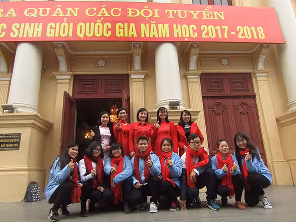 Học sinh Hải Phòng thể hiện quyết tâm trước kì thi