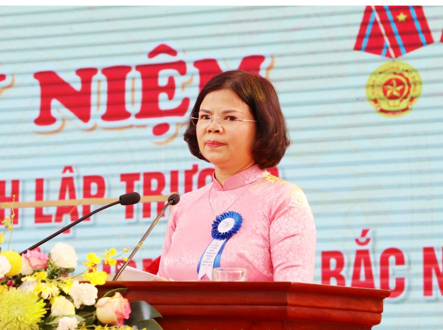 Chủ tịch UBND tỉnh Bắc Ninh - Nguyễn Hương Giang phát biểu tại buổi lễ. Chủ tịch UBND tỉnh Bắc Ninh - Nguyễn Hương Giang phát biểu tại buổi lễ.