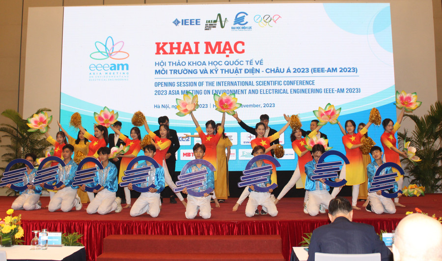 Văn nghệ chào mừng hội thảo EEE - AM 2023. Văn nghệ chào mừng hội thảo EEE - AM 2023.