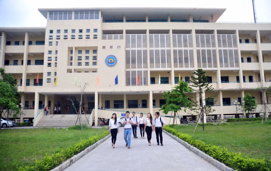 Trường Đại học Kinh tế- ĐH Huế: Sự lựa chọn phù hợp của thí sinh khu vực miền Trung- Tây Nguyên trong mùa tuyển sinh 2016