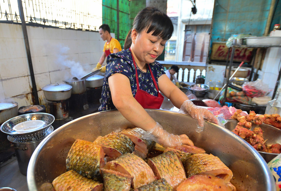 Món cá kho phố cổ của văn hóa “ba sáu phố phường”