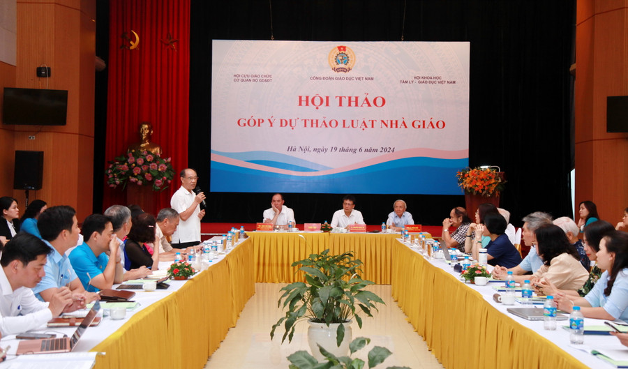 Ông Nguyễn Huy Bằng- Nguyên Chánh thanh Tra Bộ GD&amp;ĐT, đại diện Ban soạn thảo tiếp thu các ý kiến đóng góp.