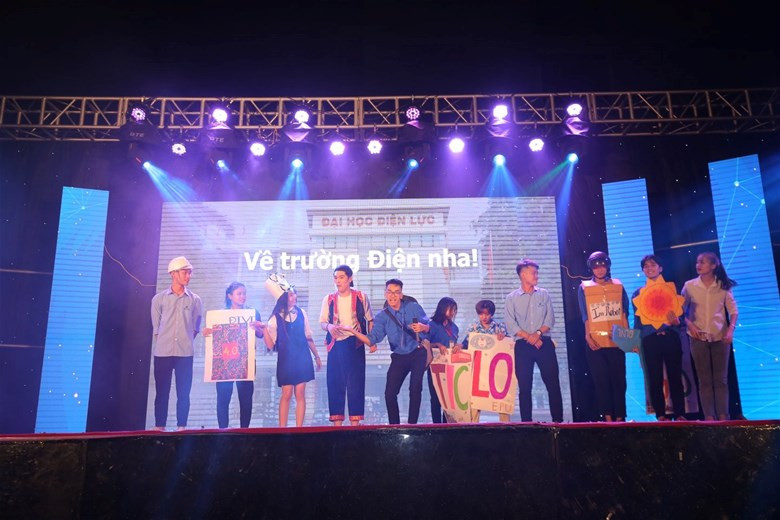 Các tiết mục văn nghệ chào mừng tân sinh viên của trường Đại học Điện lực. Các tiết mục văn nghệ chào mừng tân sinh viên của trường Đại học Điện lực.