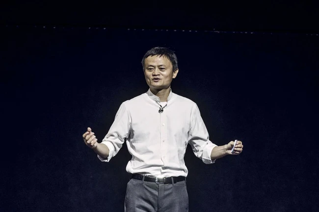 Tỷ phú Jack Ma đã chia sẻ và truyền cảm hứng cho các bạn sinh viên Việt Nam