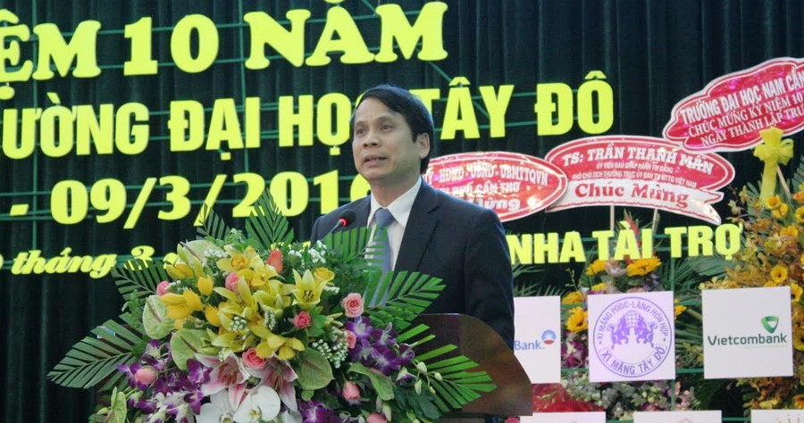 Thứ trưởng Bộ GD&ĐT Phạm Mạnh Hùng phát biểu tại buổi lễ. Thứ trưởng Bộ GD&ĐT Phạm Mạnh Hùng phát biểu tại buổi lễ.