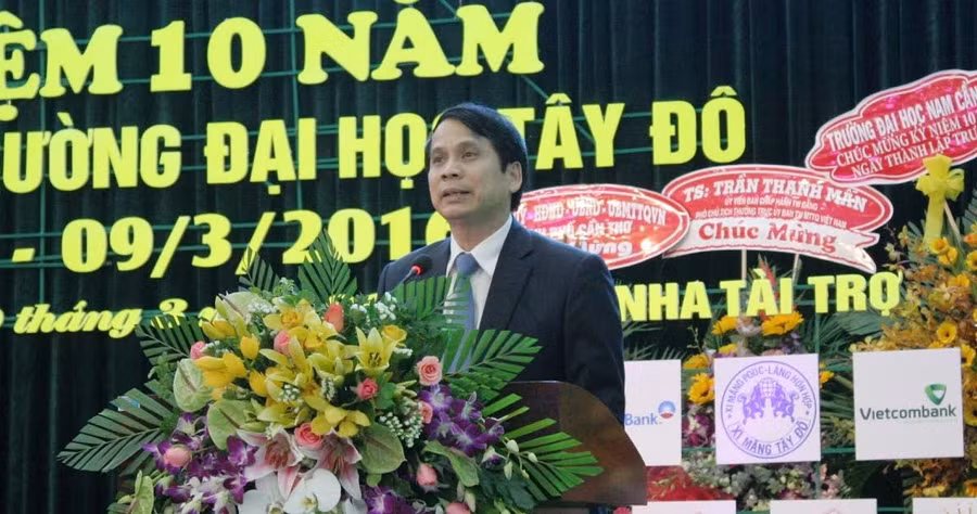 Thứ trưởng Bộ GD&ĐT Phạm Mạnh Hùng phát biểu tại buổi lễ.