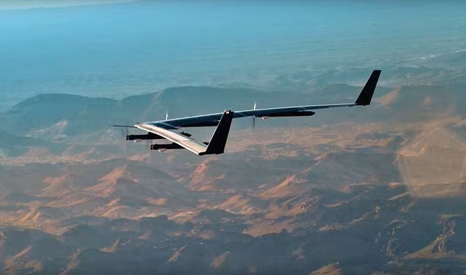 Drone truyền Internet của Facebook tan tành khi hạ cánh