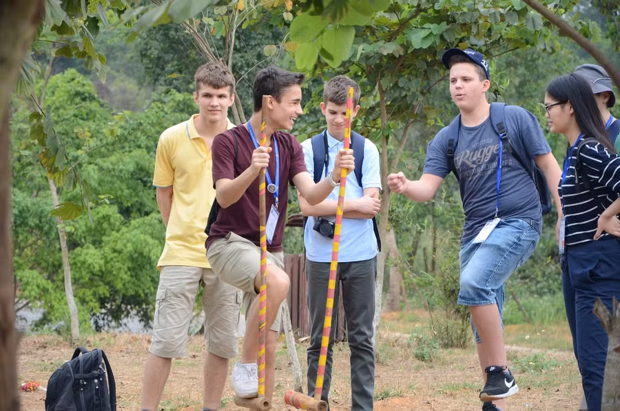 Học sinh quốc tế thích thú với các hoạt động trải nghiệm văn hóa Việt Nam ảnh 9