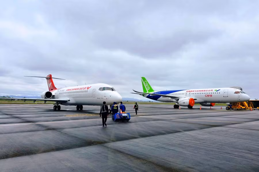 2 mẫu máy bay giới thiệu tại Comac Airshow gồm có C919 và ARJ21.