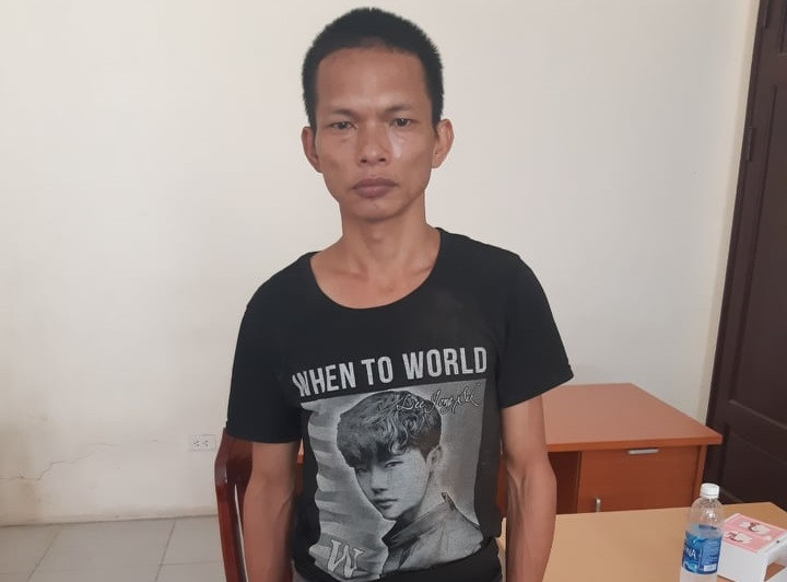 Nghi phạm Đào Chí Chiêm tại cơ quan công an.
