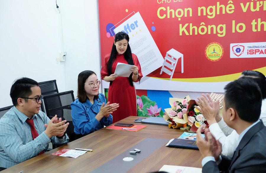 Chương trình diễn ra từ 9h30 đến 11h00, ngày 22/7/2025 tại Cơ quan thường trú Báo tại TPHCM. dien-gia-2.jpg
