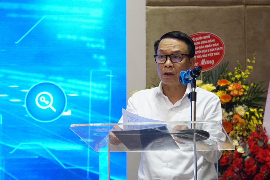 Ông Nguyễn Đức Lợi - Phó Chủ tịch Thường trực Hội Nhà báo Việt Nam phát biểu tại hội thảo. dsc08897.jpg
