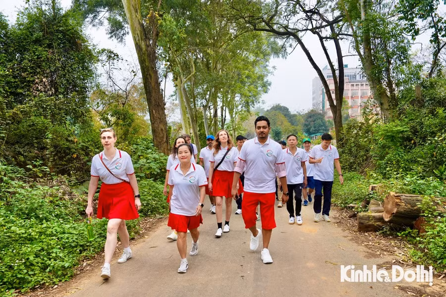 Sự kiện “Đi bộ vì Con người và Hành tinh” góp phần khuyến khích cộng đồng, đặc biệt là thanh niên, thực hiện các hành động xanh giảm phát thải bảo vệ tương lai. Đi bộ được xem là giải pháp đơn giản nhưng hiệu quả trong việc cắt giảm khí thải nhà kính.