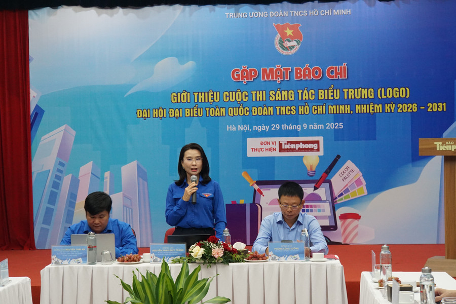 Chị Phạm Nguyễn Duy Trang - Bí thư BCH TW Đoàn TNCS HCM; Chủ tịch Hội đồng Đội TW phát biểu tại lễ phát động. Ảnh: Lê Nghĩa. dsc09995.jpg