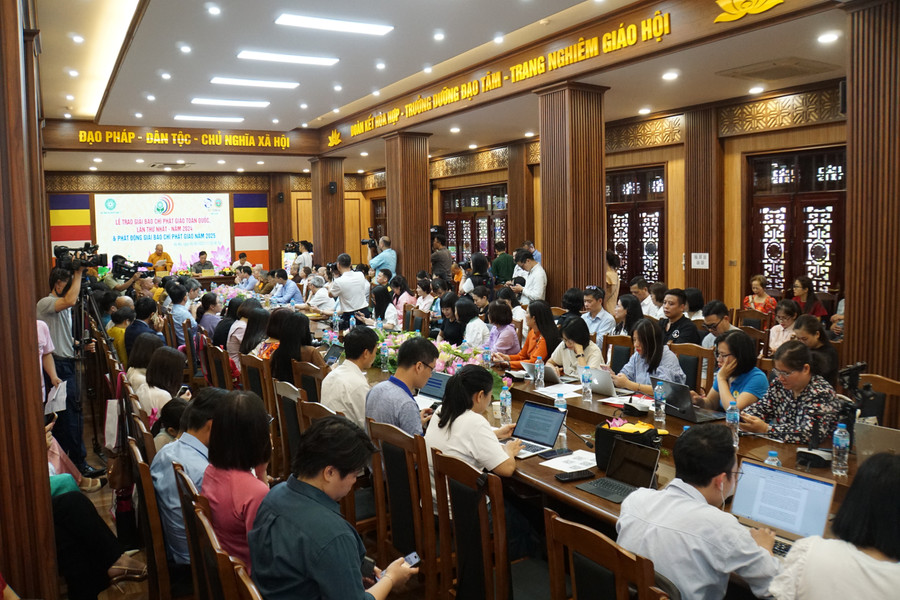 Quang cảnh buổi lễ. Ảnh: Lê Nghĩa. dsc08997.jpg