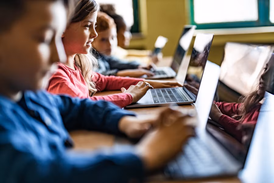 Ban giám hiệu trường Trongårdsskolen đã triển khai tường lửa để chặn quyền truy cập vào các trang web không liên quan đến mục đích giáo dục. (Ảnh minh họa)