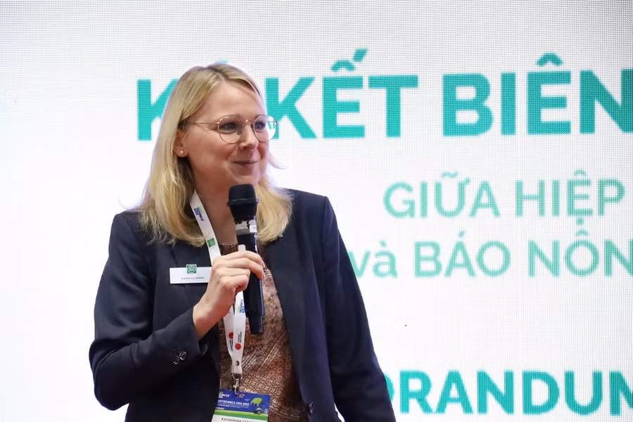 Theo bà Katharina Staske, Giám đốc điều hành DLG châu Á - Thái Bình Dương, Báo Nông nghiệp và Môi trường và DLG có cùng chung mục tiêu và định hướng cùng chung phát triển xanh ngành nông nghiệp. Ảnh: Phương Linh.
