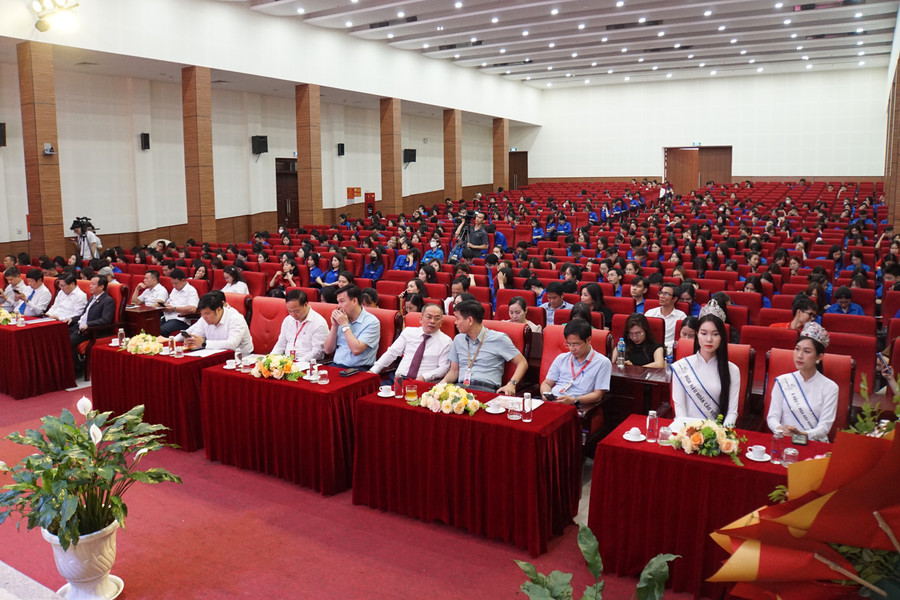 Toàn cảnh lễ phát động cuộc thi. 1000001246.jpg