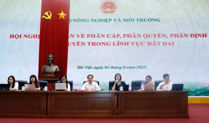 Thứ trưởng Lê Minh Ngân chủ trì 'Hội nghị tập huấn toàn quốc về phân cấp, phân quyền trong lĩnh vực đất đai'