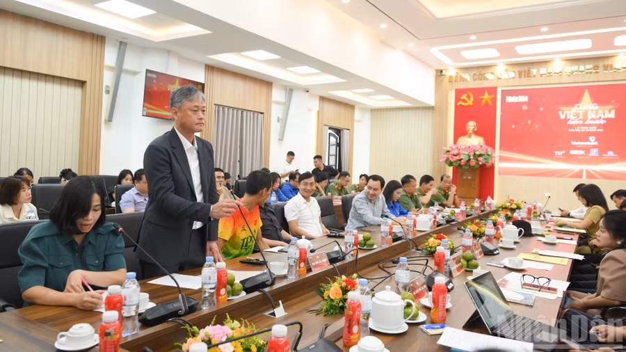 Ông Noh Seung Woo, Giám đốc Truyền thông Samsung Việt Nam phát biểu tại buổi họp báo. (Ảnh: THẾ ĐẠI).