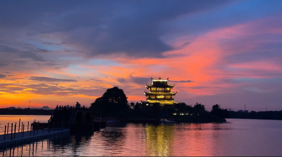 Một trong những cảnh quan của Ninh Bình được nhóm sinh viên ghi lại trong hành trình khám phá và lan tỏa du lịch bền vững. unnamed.jpg
