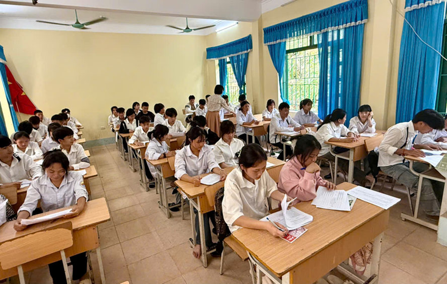 Học sinh tham gia khảo sát đánh giá đầu ra của Bộ công cụ. Ảnh: Trung tâm GDNN-GDTX Tuần Giáo. unnamed.png