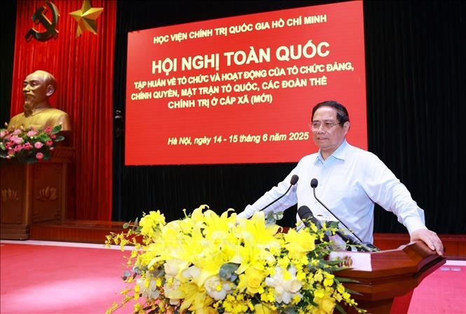 Thủ tướng Phạm Minh Chính phát biểu bế mạc Hội nghị toàn quốc tập huấn về tổ chức và hoạt động của tổ chức Đảng, chính quyền, MTTQ, các đoàn thể chính trị ở cấp xã (mới). (Ảnh: Dương Giang/TTXVN) Thủ tướng Phạm Minh Chính phát biểu bế mạc Hội nghị toàn quốc tập huấn về tổ chức và hoạt động của tổ chức Đảng, chính quyền, MTTQ, các đoàn thể chính trị ở cấp xã (mới). (Ảnh: Dương Giang/TTXVN)