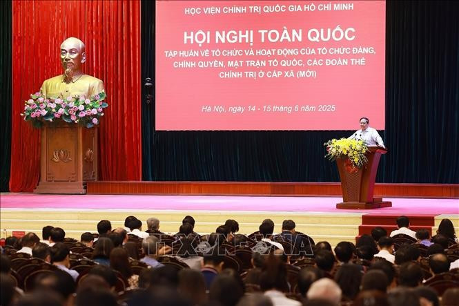 Thủ tướng Phạm Minh Chính phát biểu bế mạc Hội nghị toàn quốc tập huấn về tổ chức và hoạt động của tổ chức Đảng, chính quyền, MTTQ Việt Nam, các đoàn thể chính trị ở cấp xã (mới). (Ảnh: Dương Giang/TTXVN) Thủ tướng Phạm Minh Chính phát biểu bế mạc Hội nghị toàn quốc tập huấn về tổ chức và hoạt động của tổ chức Đảng, chính quyền, MTTQ Việt Nam, các đoàn thể chính trị ở cấp xã (mới). (Ảnh: Dương Giang/TTXVN)