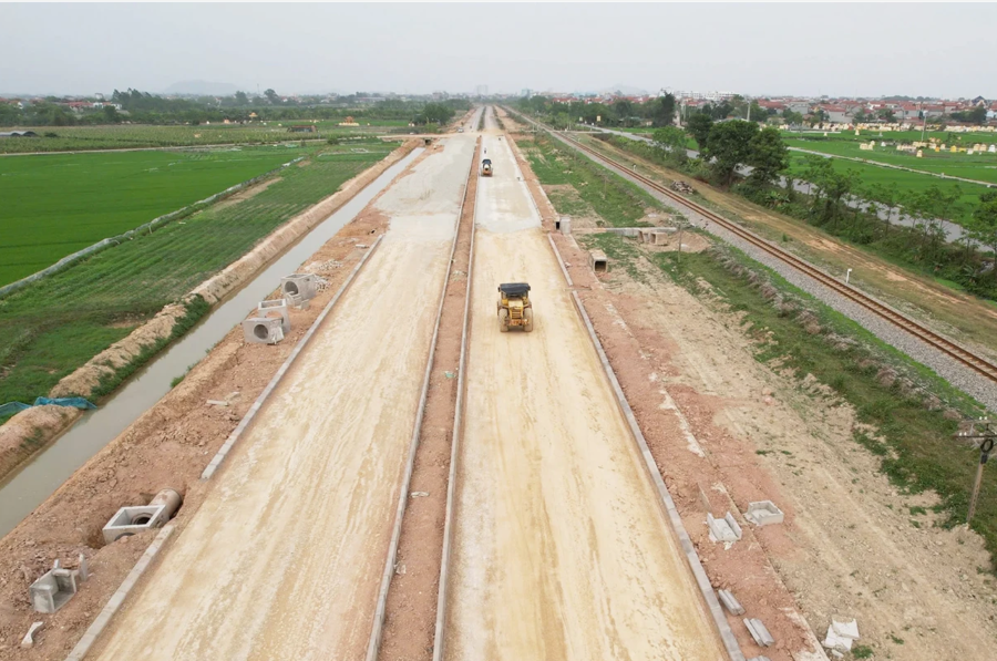Một số đoạn tuyến đang được khẩn trương thi công (ảnh Quang Nam).